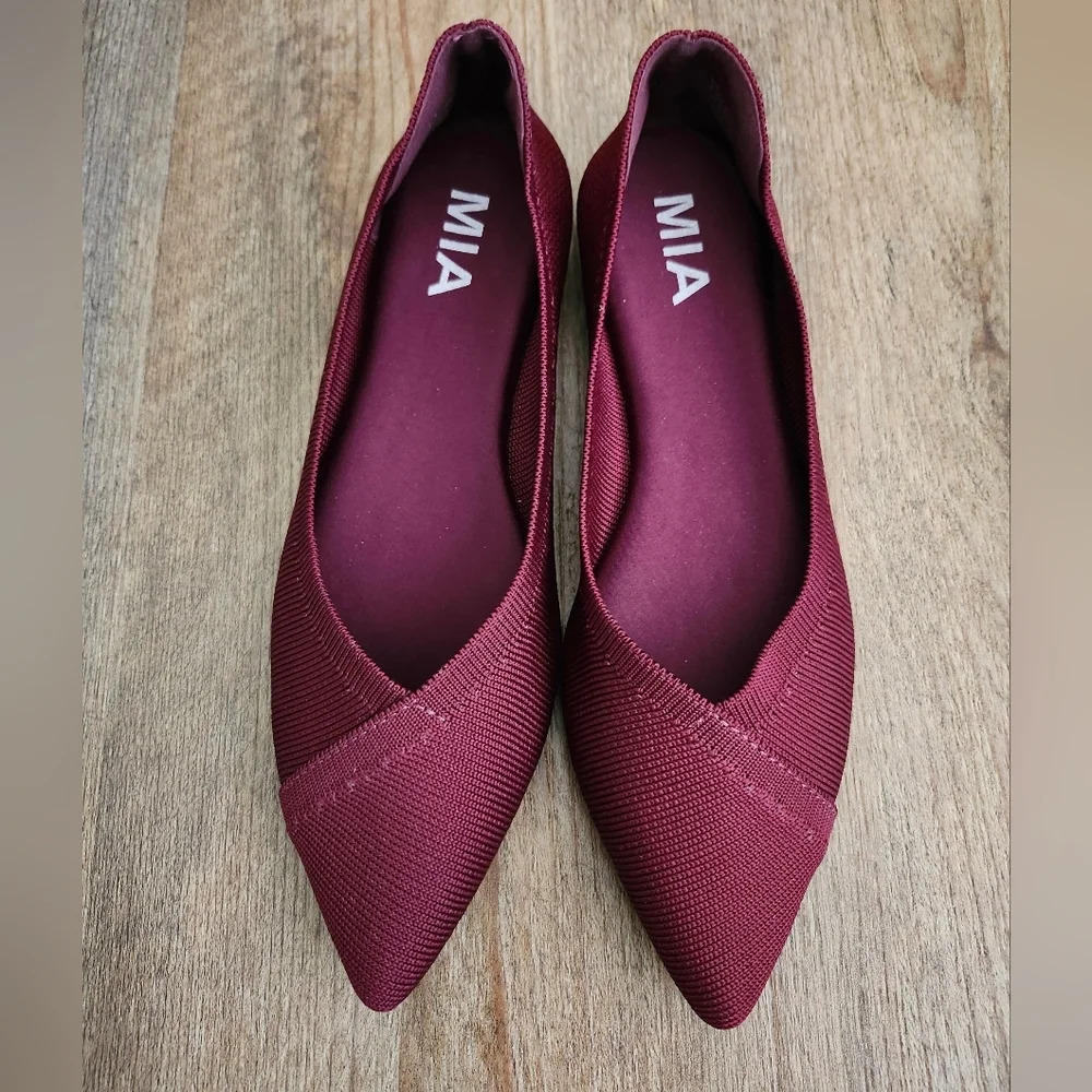 MIA Burgundy Pointed Flats